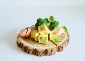 Mini flans pour bébé au brocoli, chèvre et basilic