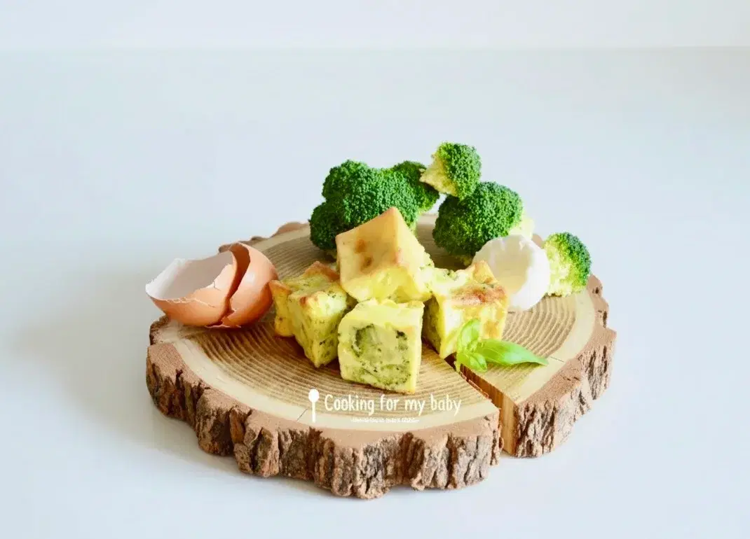 Mini flans pour bébé au brocoli, chèvre et basilic