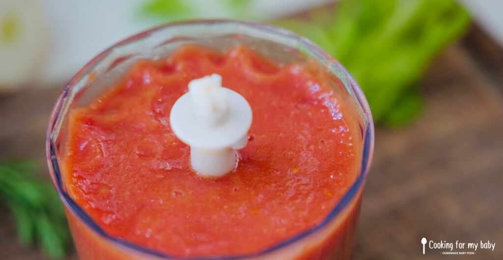 Tomate pelée mixée pour la bolognaise de bébé