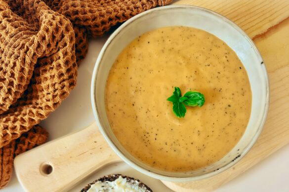 Recette de soupe froide pour bébé (Courgette, tomates cerises, basilic)
